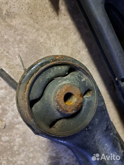 Рычаг задний Mitsubishi Outlander 1 Левый, правый