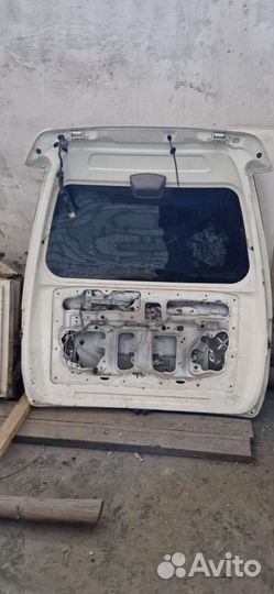 Задняя дверь