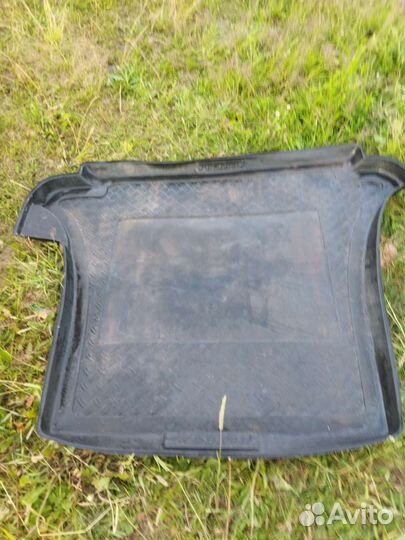 Коврик багажника Mitsubishi Pajero 2