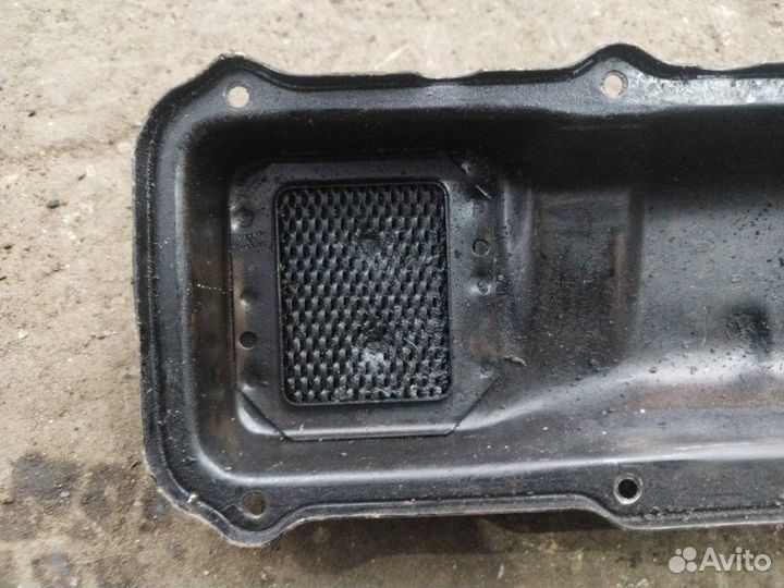 Крышка клапанная Volkswagen Passat BSD 1989