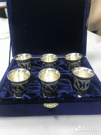 Серебряные стопки