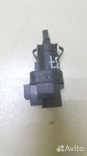 Датчик включения стоп сигнала Ford Focus 2 1.8