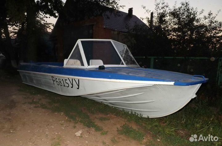 Ветровое стекло на катер