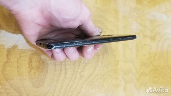 Samsung Galaxy S9, 4/64 ГБ