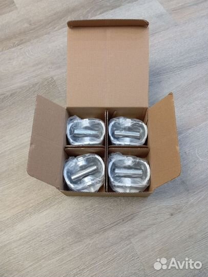 Поршня Mitsubishi 4B11 комплект новые