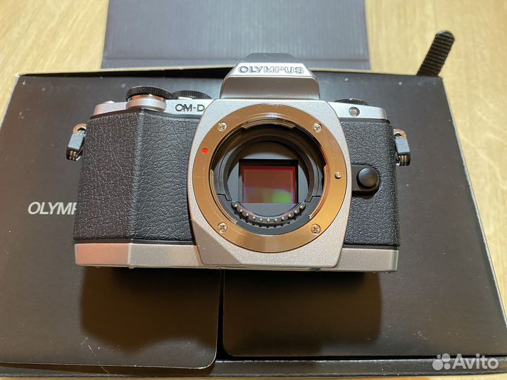 Фотоаппарат olympus om d e m10