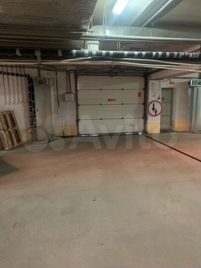 Машиноместо, 18 м²