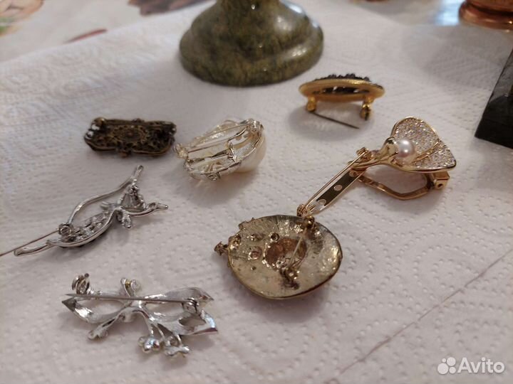 Вазы,баночки для чая,чайники,брошки