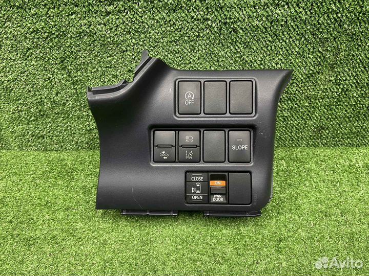Кнопка открывания двери toyota voxy ZRR80 3ZR-FAE 2 017