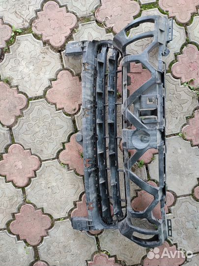 Решетка переднего бампера 7P5807246