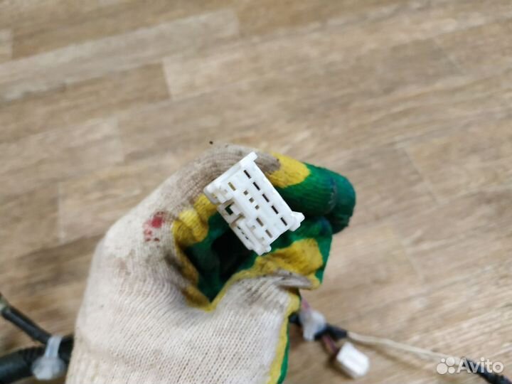 Проводка двери передней левой Nissan Note E11