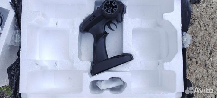 Радиоуправляемая модель новая клон Traxxas maxx