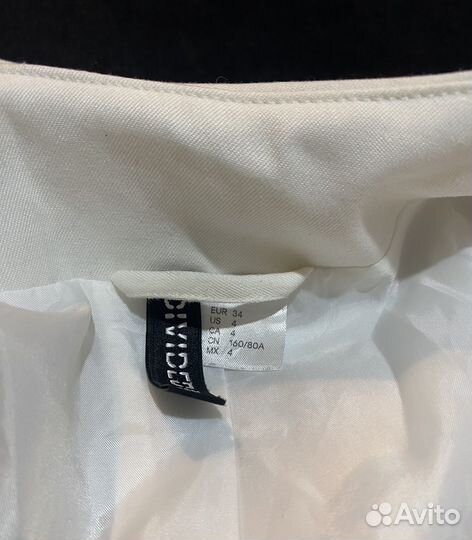 Белый женский пиджак 40 Divided