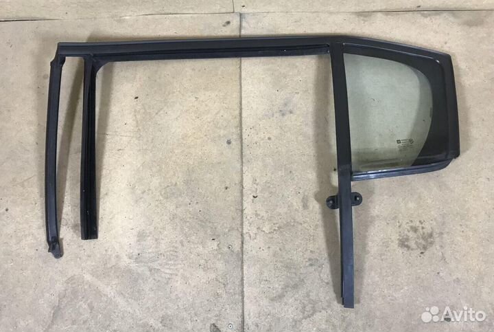 Уплотнитель задней левой двери Chevrolet Cruze