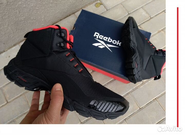 Ботинки новые оригинал reebok Trail Chaser