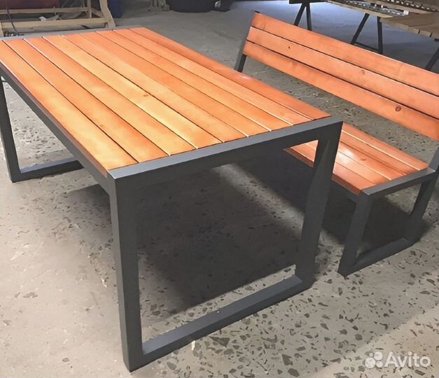 Деревяный стол