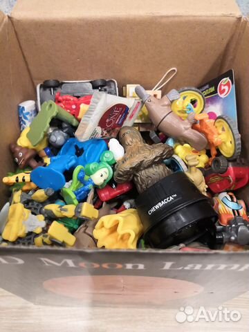 Коробка игрушек из киндер сюрприза