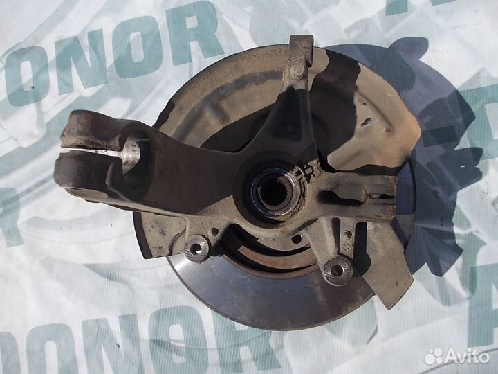 Кулак поворотный левый Renault Megane 2