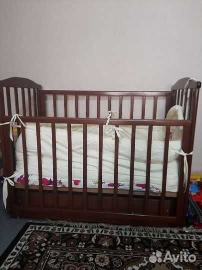 Детская кроватка