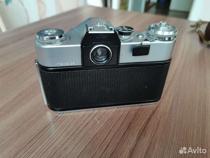 Плёночные фотоаппараты zenit B и zenit E