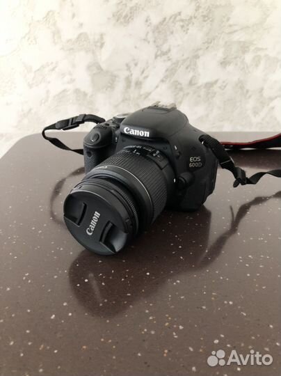 Зеркальный фотоаппарат canon