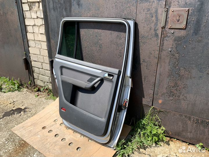 Дверь задняя левая на volkswagen touran