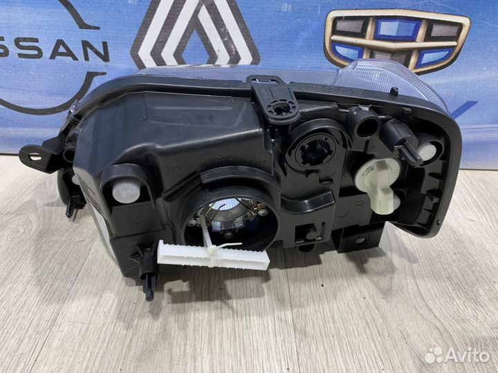 Фара renault logan Прав