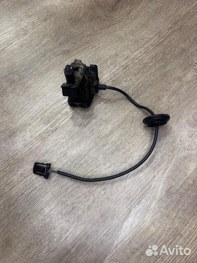 Активатор лючка бензобака Volkswagen Polo седан