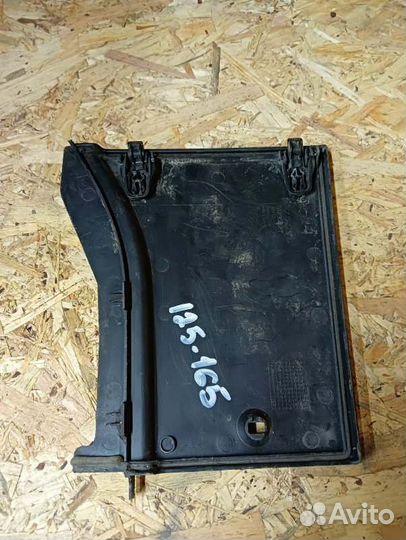 Крышка аккумуляторной батареи Volvo Xc70 D 5244