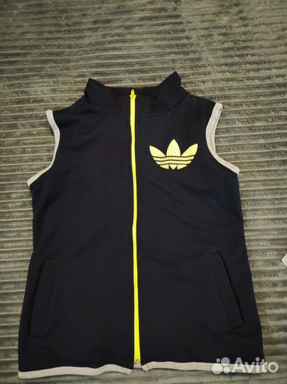 Костюм спортивный