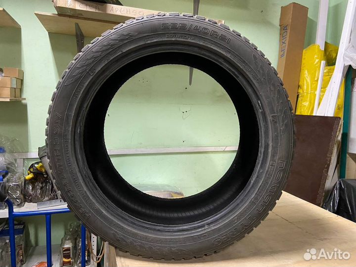 Nokian Tyres Hakkapeliitta 9 SUV 295/40 R21 96