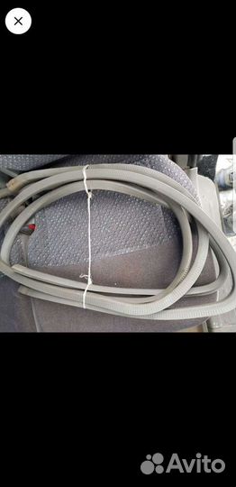 Пластик уплотнитель проема дверей Mazda Premacy