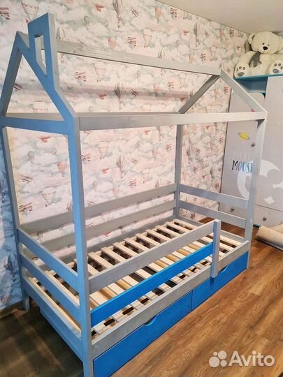 Детская кровать с бортиком