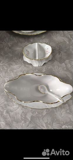 Столовый сервиз Бернадотт, Бледные розы, платина