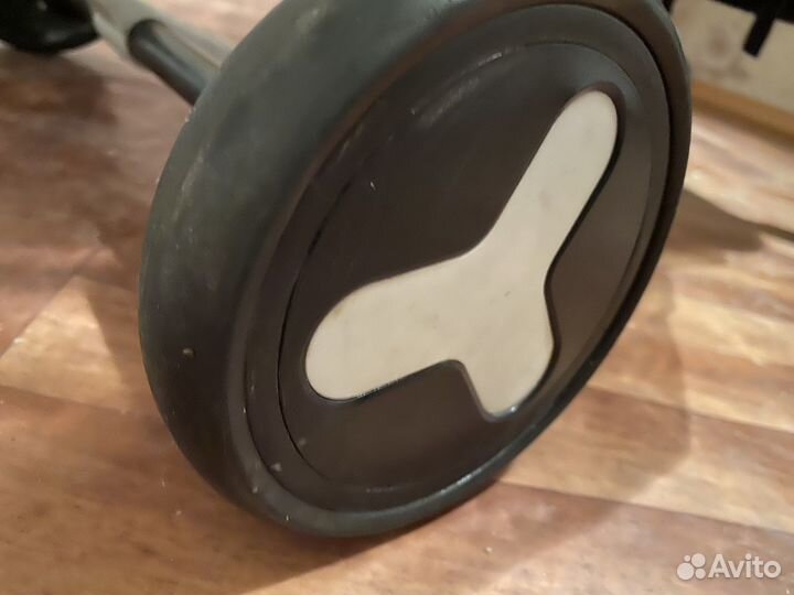 Детская прогулочная коляская