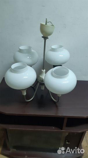 Люстра с плафонами