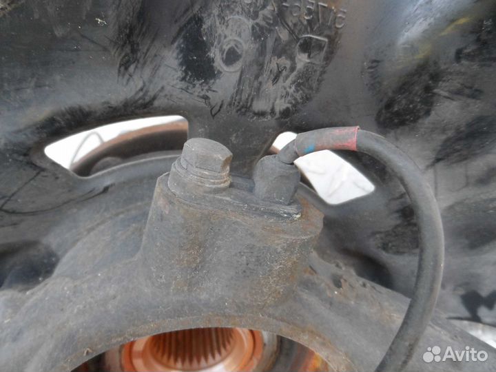 Кулак поворотный правый Hyundai Sonata 6 YF