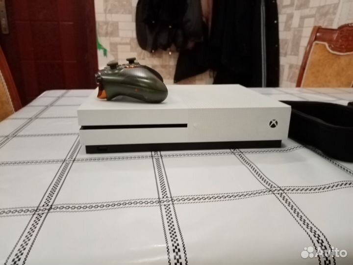 Xbox One s