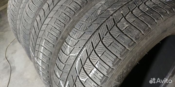 Michelin X-Ice 215/55 R16 97H