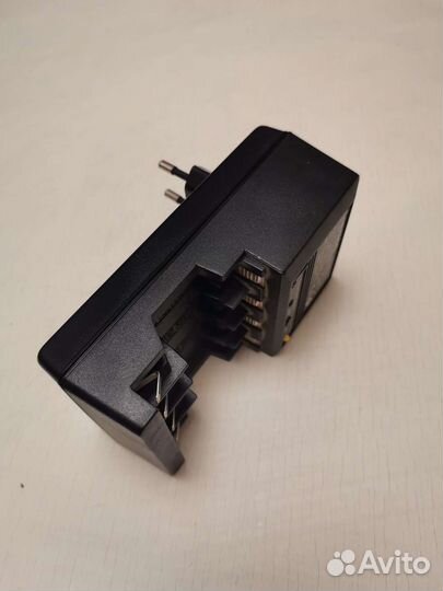 Зарядное устройство camelion