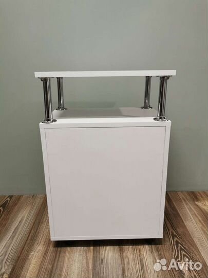 Педикюрная тележка с дверцами