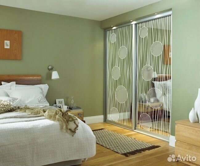 Зекало с орнаментом