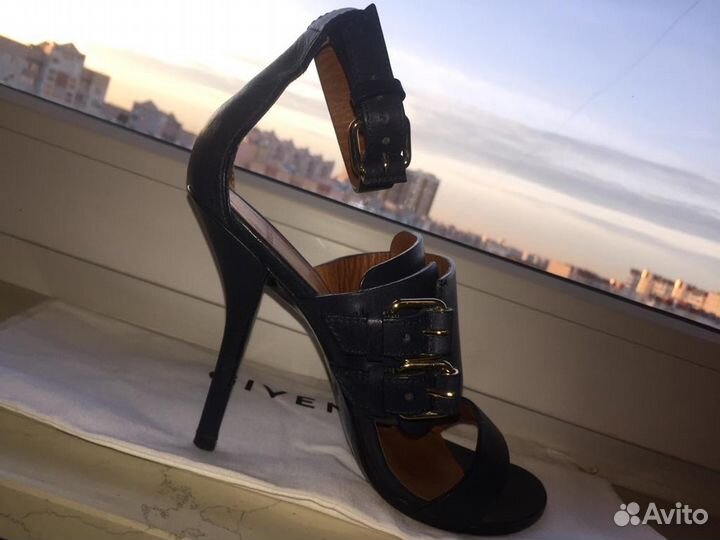 Босоножки Givenchy