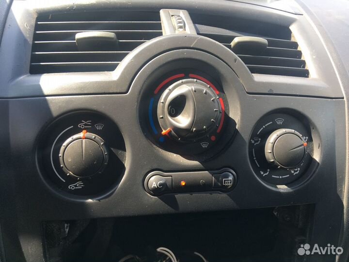 Блок управления печкой Рено Меган 2