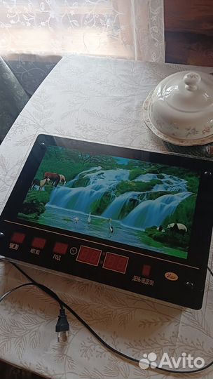 Часы электронные с водопадом