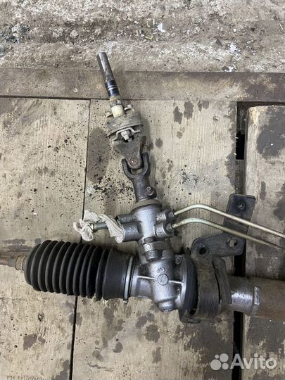 Рулевая рейка Nissan Expert W11