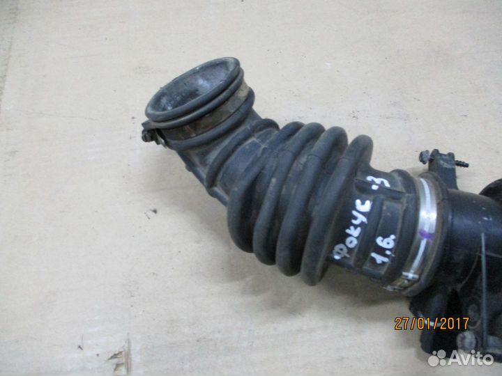 Патрубок воздушного фильтра гофра Форд Фокус 3 1,6