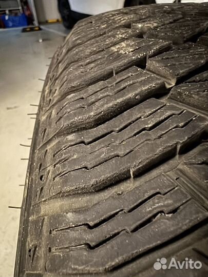 Nokian Tyres Hakkapeliitta R5 255/45 R19 104T