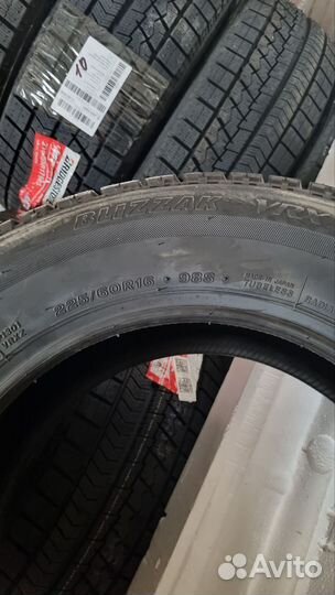 Bridgestone Blizzak VRX 225/60 R16