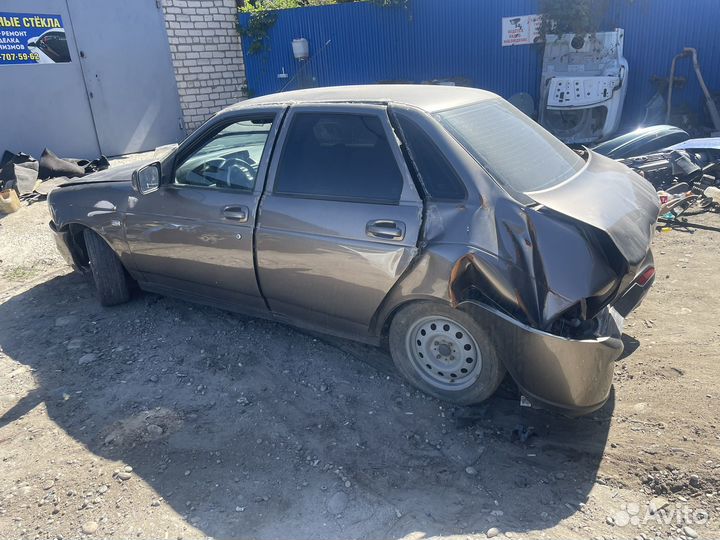 Разбирается Лада Приора 2
